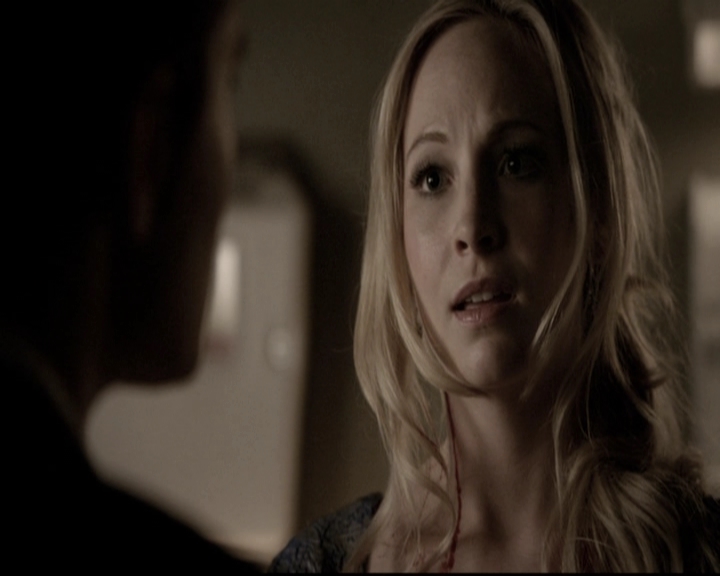 VampireDiariesWorld-dot-nl_6x22ImThinkingOfYouAllTheWhile1106.jpg