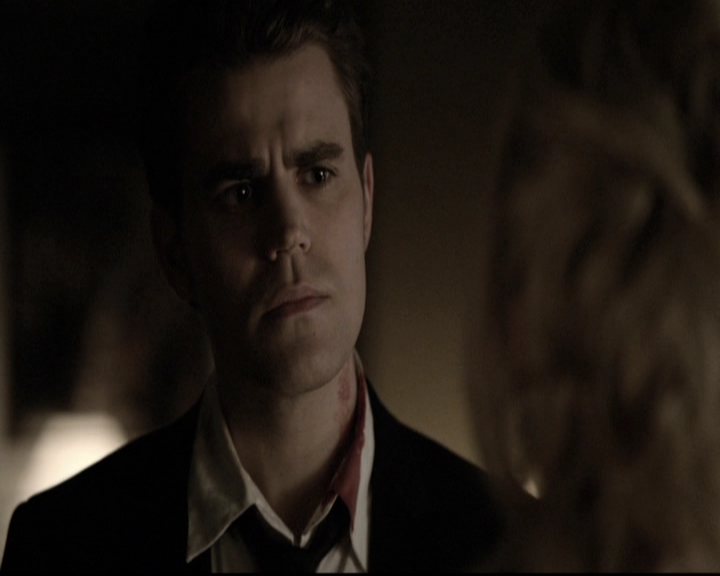 VampireDiariesWorld-dot-nl_6x22ImThinkingOfYouAllTheWhile1113.jpg