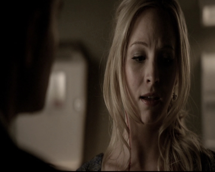 VampireDiariesWorld-dot-nl_6x22ImThinkingOfYouAllTheWhile1117.jpg