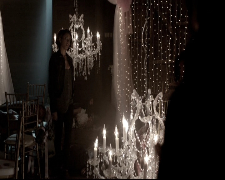 VampireDiariesWorld-dot-nl_6x22ImThinkingOfYouAllTheWhile1150.jpg