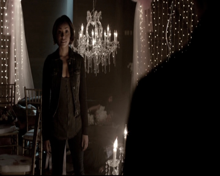 VampireDiariesWorld-dot-nl_6x22ImThinkingOfYouAllTheWhile1171.jpg