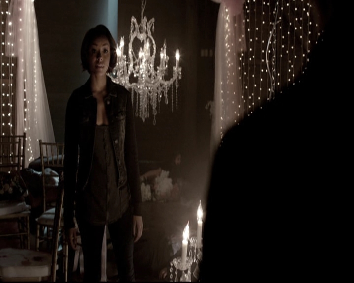 VampireDiariesWorld-dot-nl_6x22ImThinkingOfYouAllTheWhile1172.jpg