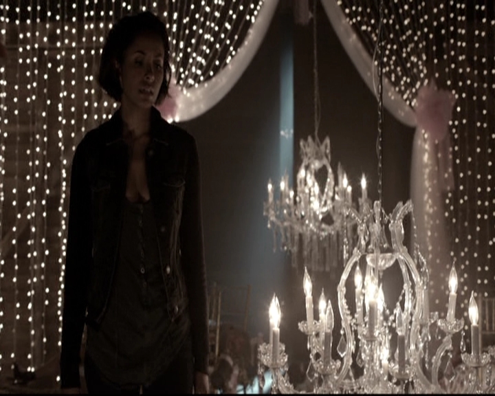 VampireDiariesWorld-dot-nl_6x22ImThinkingOfYouAllTheWhile1197.jpg