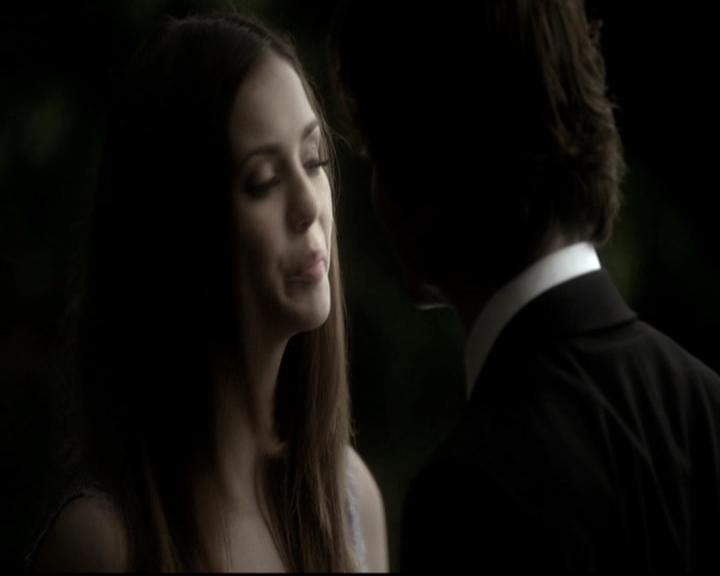 VampireDiariesWorld-dot-nl_6x22ImThinkingOfYouAllTheWhile1275.jpg