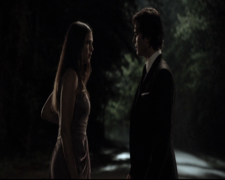 VampireDiariesWorld-dot-nl_6x22ImThinkingOfYouAllTheWhile1287.jpg