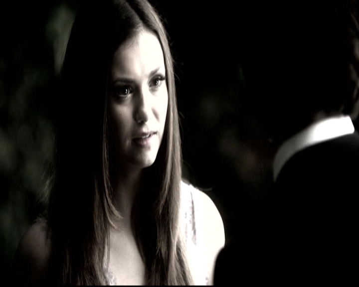 VampireDiariesWorld-dot-nl_6x22ImThinkingOfYouAllTheWhile1303.jpg