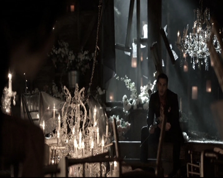 VampireDiariesWorld-dot-nl_6x22ImThinkingOfYouAllTheWhile1319.jpg