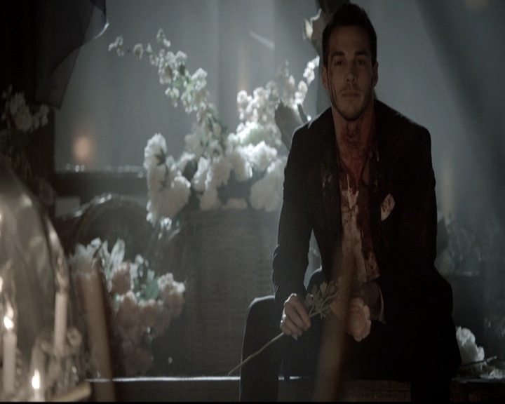 VampireDiariesWorld-dot-nl_6x22ImThinkingOfYouAllTheWhile1321.jpg