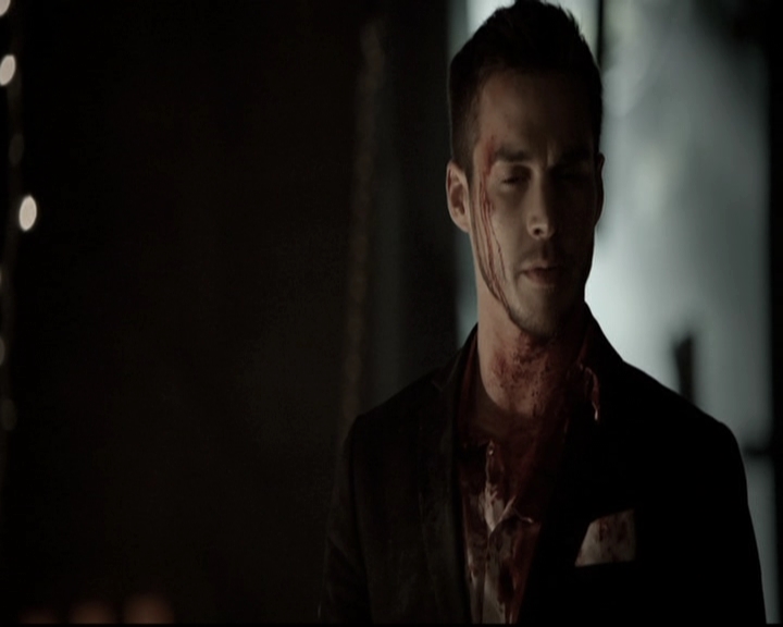 VampireDiariesWorld-dot-nl_6x22ImThinkingOfYouAllTheWhile1339.jpg