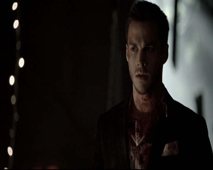 VampireDiariesWorld-dot-nl_6x22ImThinkingOfYouAllTheWhile1385.jpg