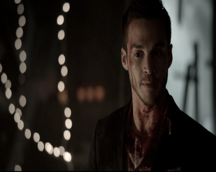 VampireDiariesWorld-dot-nl_6x22ImThinkingOfYouAllTheWhile1398.jpg