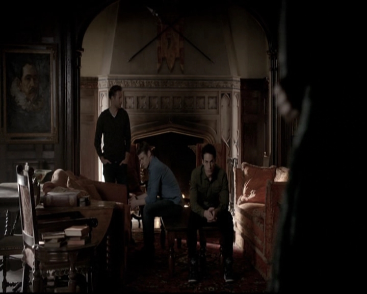 VampireDiariesWorld-dot-nl_6x22ImThinkingOfYouAllTheWhile1438.jpg