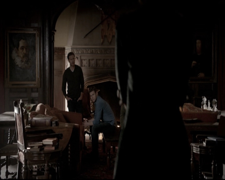 VampireDiariesWorld-dot-nl_6x22ImThinkingOfYouAllTheWhile1439.jpg