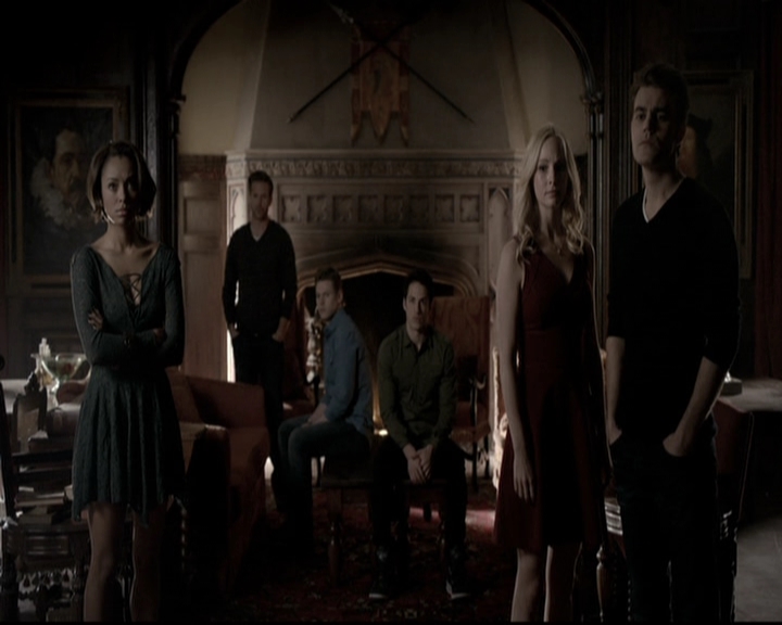 VampireDiariesWorld-dot-nl_6x22ImThinkingOfYouAllTheWhile1449.jpg