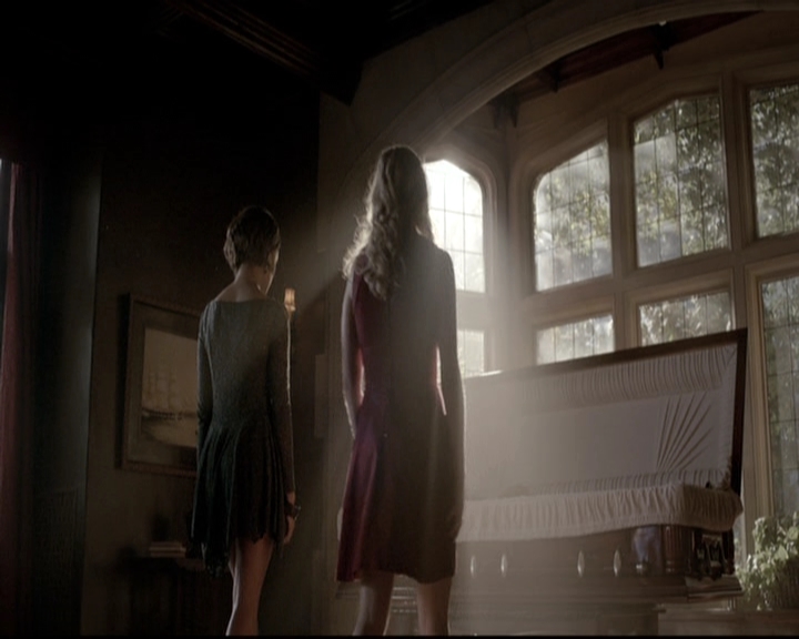 VampireDiariesWorld-dot-nl_6x22ImThinkingOfYouAllTheWhile1460.jpg