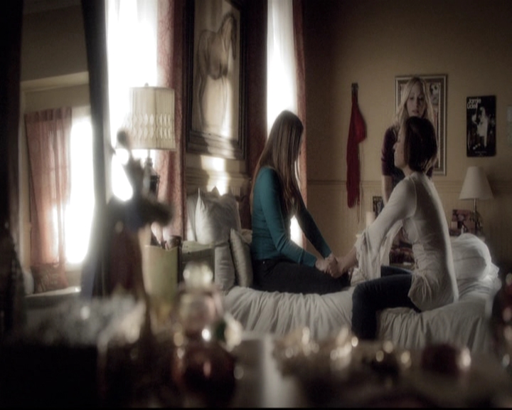 VampireDiariesWorld-dot-nl_6x22ImThinkingOfYouAllTheWhile1562.jpg