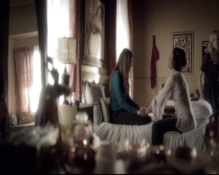 VampireDiariesWorld-dot-nl_6x22ImThinkingOfYouAllTheWhile1563.jpg