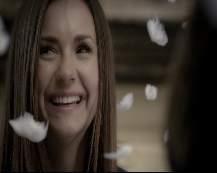 VampireDiariesWorld-dot-nl_6x22ImThinkingOfYouAllTheWhile1613.jpg