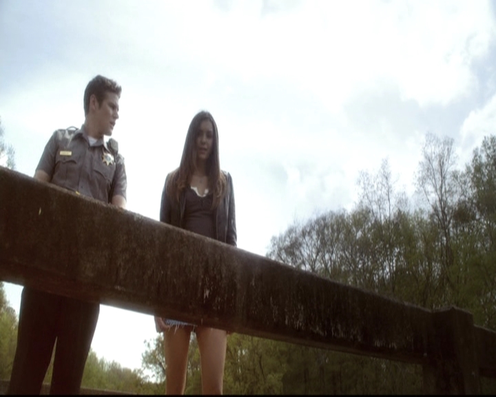 VampireDiariesWorld-dot-nl_6x22ImThinkingOfYouAllTheWhile1623.jpg