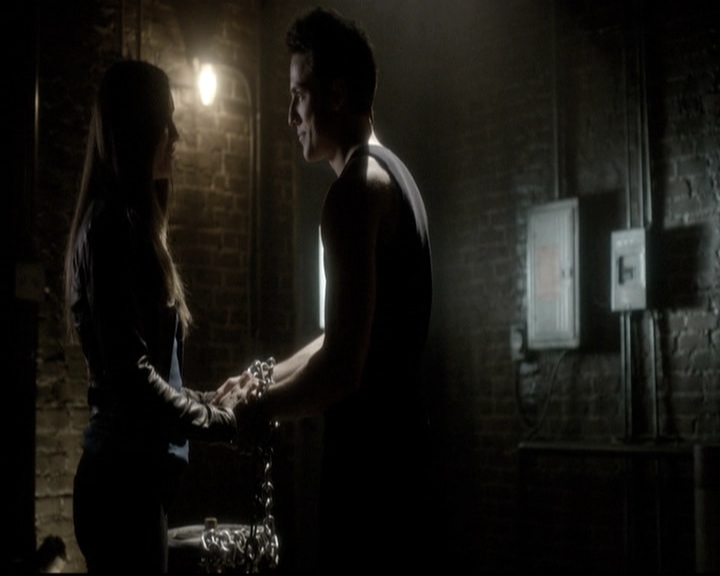 VampireDiariesWorld-dot-nl_6x22ImThinkingOfYouAllTheWhile1767.jpg