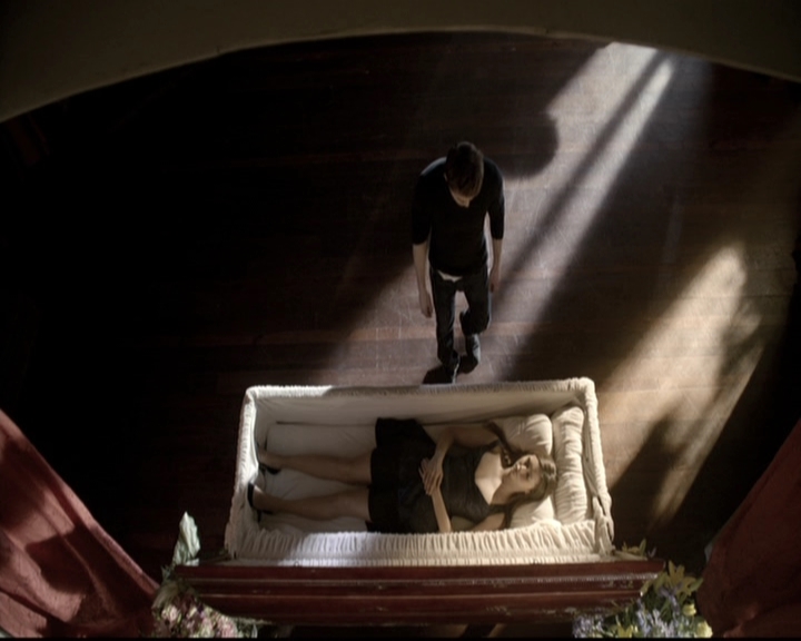 VampireDiariesWorld-dot-nl_6x22ImThinkingOfYouAllTheWhile1789.jpg