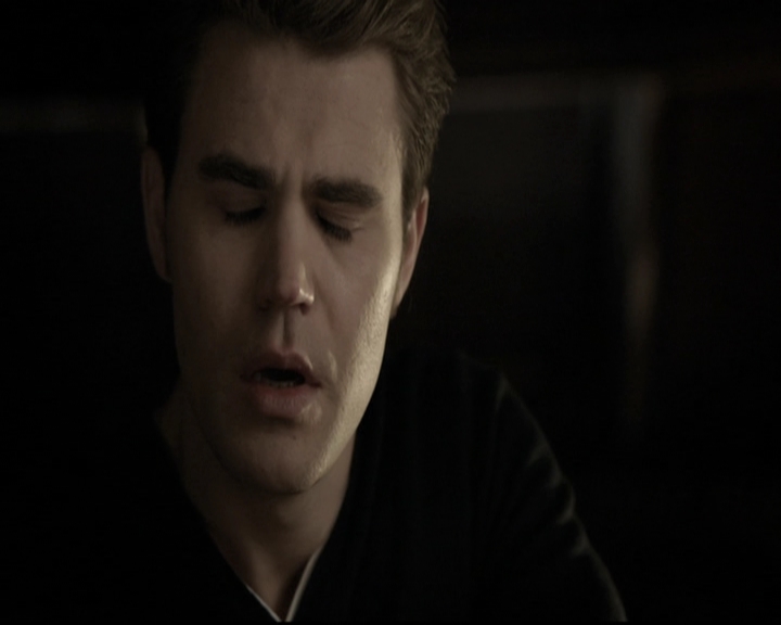 VampireDiariesWorld-dot-nl_6x22ImThinkingOfYouAllTheWhile1803.jpg