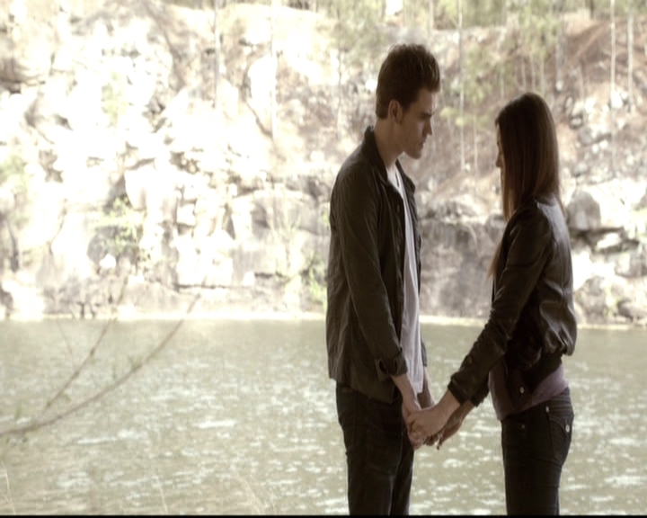 VampireDiariesWorld-dot-nl_6x22ImThinkingOfYouAllTheWhile1808.jpg