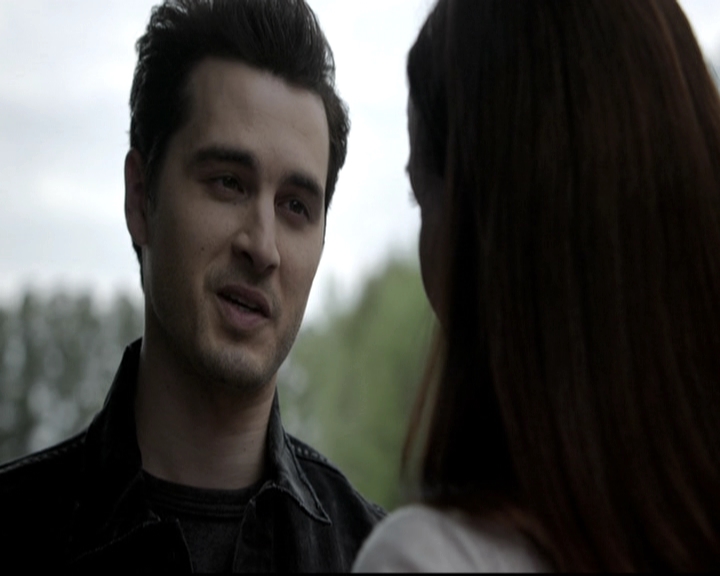 VampireDiariesWorld-dot-nl_6x22ImThinkingOfYouAllTheWhile1904.jpg