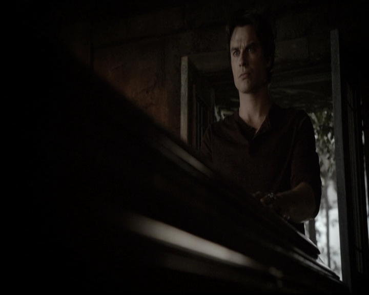 VampireDiariesWorld-dot-nl_6x22ImThinkingOfYouAllTheWhile1955.jpg