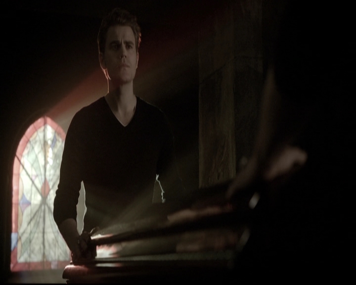 VampireDiariesWorld-dot-nl_6x22ImThinkingOfYouAllTheWhile1965.jpg