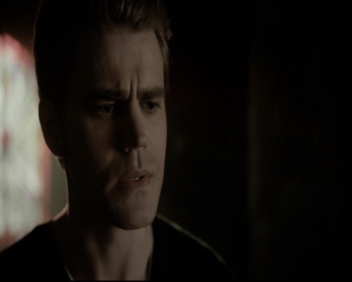 VampireDiariesWorld-dot-nl_6x22ImThinkingOfYouAllTheWhile1971.jpg