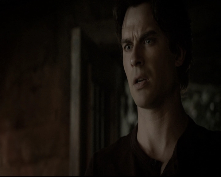 VampireDiariesWorld-dot-nl_6x22ImThinkingOfYouAllTheWhile1974.jpg