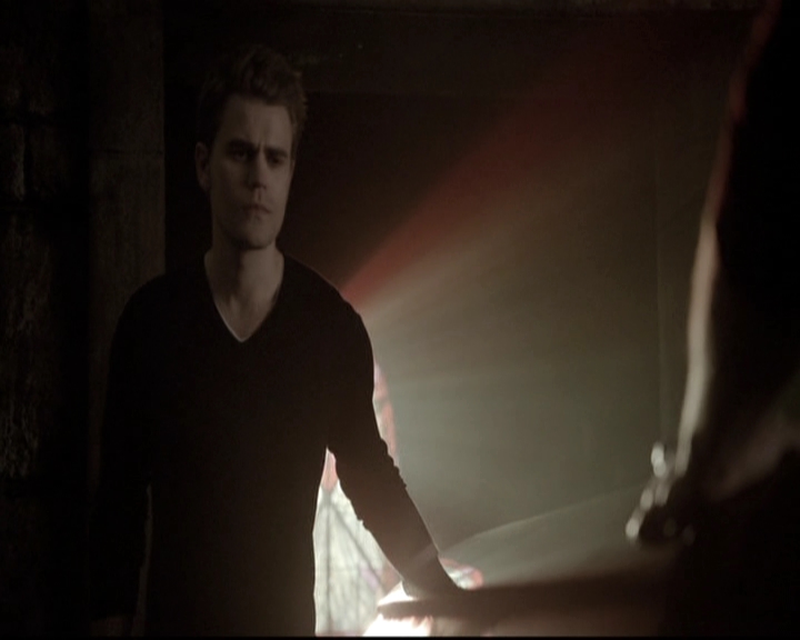 VampireDiariesWorld-dot-nl_6x22ImThinkingOfYouAllTheWhile1978.jpg