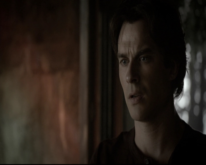 VampireDiariesWorld-dot-nl_6x22ImThinkingOfYouAllTheWhile1981.jpg