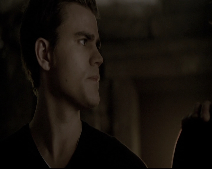 VampireDiariesWorld-dot-nl_6x22ImThinkingOfYouAllTheWhile1984.jpg