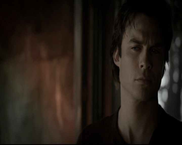 VampireDiariesWorld-dot-nl_6x22ImThinkingOfYouAllTheWhile1992.jpg