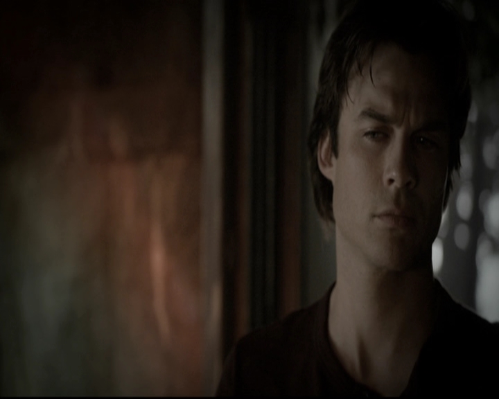 VampireDiariesWorld-dot-nl_6x22ImThinkingOfYouAllTheWhile1993.jpg