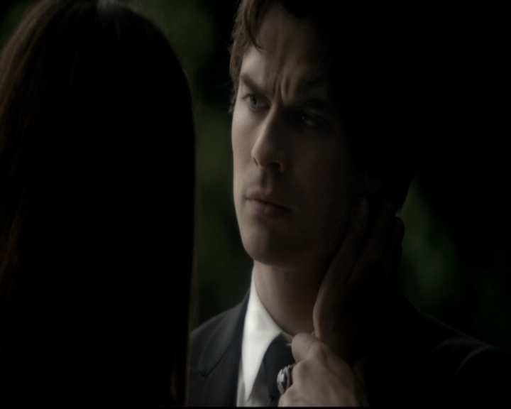 VampireDiariesWorld-dot-nl_6x22ImThinkingOfYouAllTheWhile2002.jpg