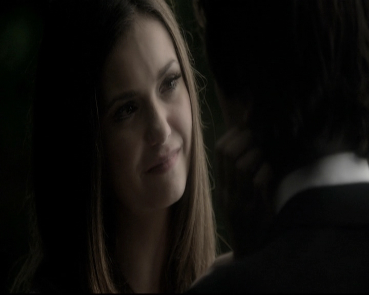 VampireDiariesWorld-dot-nl_6x22ImThinkingOfYouAllTheWhile2003.jpg