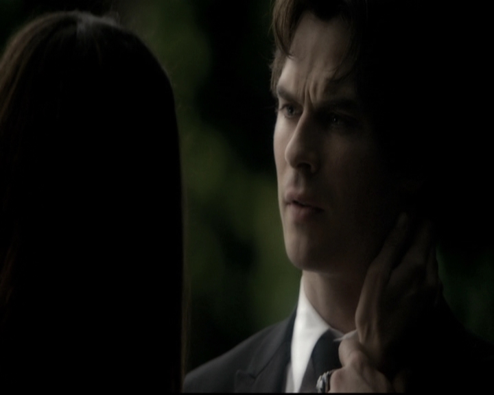 VampireDiariesWorld-dot-nl_6x22ImThinkingOfYouAllTheWhile2007.jpg