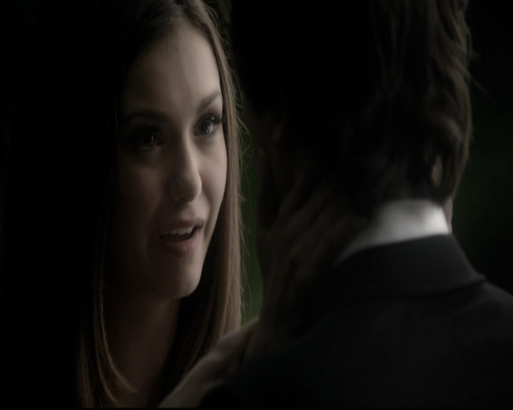 VampireDiariesWorld-dot-nl_6x22ImThinkingOfYouAllTheWhile2012.jpg