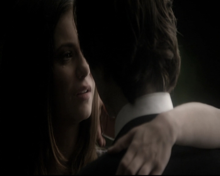 VampireDiariesWorld-dot-nl_6x22ImThinkingOfYouAllTheWhile2027.jpg