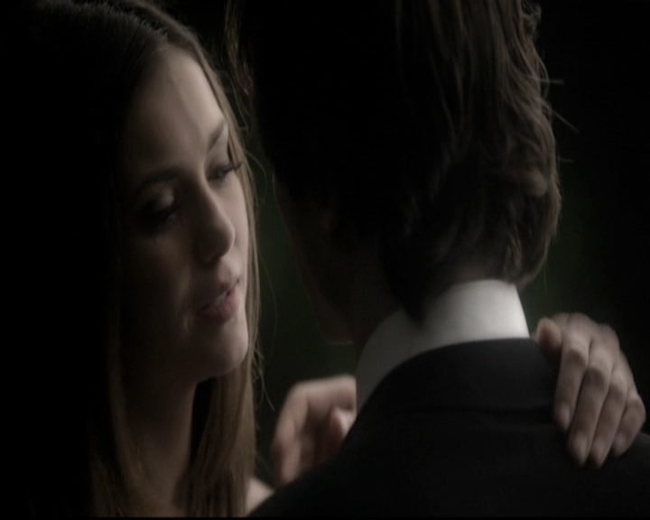 VampireDiariesWorld-dot-nl_6x22ImThinkingOfYouAllTheWhile2028.jpg