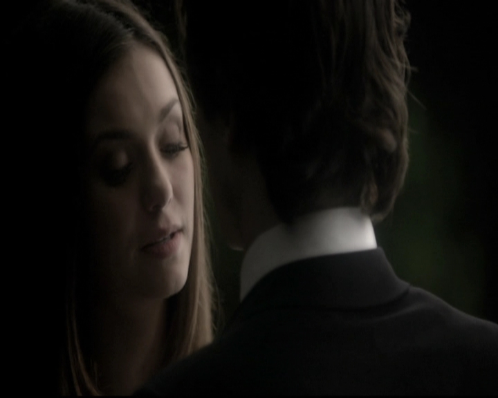 VampireDiariesWorld-dot-nl_6x22ImThinkingOfYouAllTheWhile2029.jpg