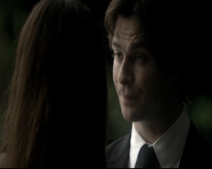 VampireDiariesWorld-dot-nl_6x22ImThinkingOfYouAllTheWhile2033.jpg