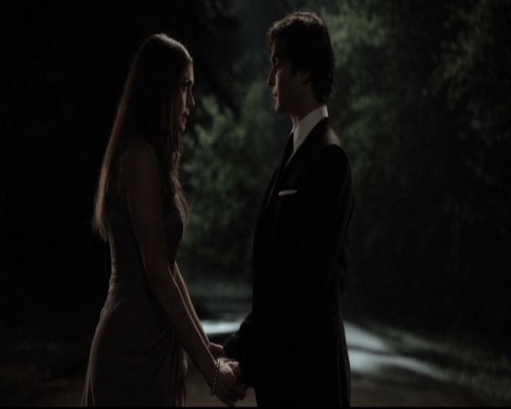 VampireDiariesWorld-dot-nl_6x22ImThinkingOfYouAllTheWhile2036.jpg