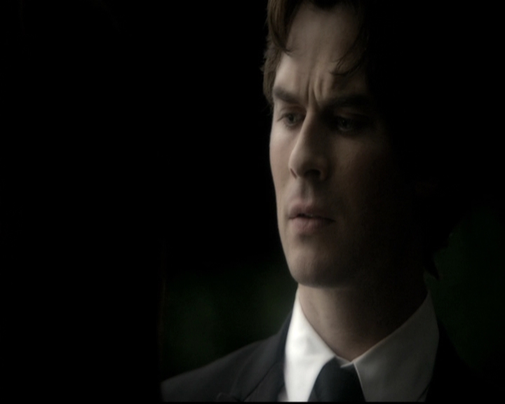 VampireDiariesWorld-dot-nl_6x22ImThinkingOfYouAllTheWhile2037.jpg