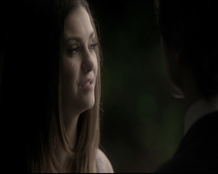 VampireDiariesWorld-dot-nl_6x22ImThinkingOfYouAllTheWhile2038.jpg