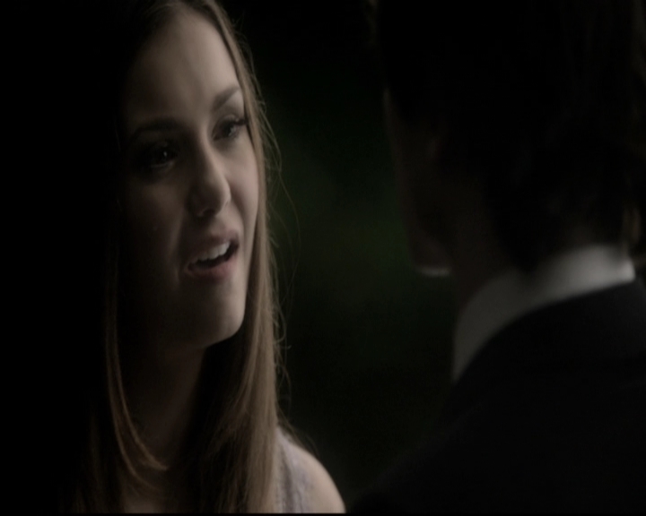 VampireDiariesWorld-dot-nl_6x22ImThinkingOfYouAllTheWhile2044.jpg