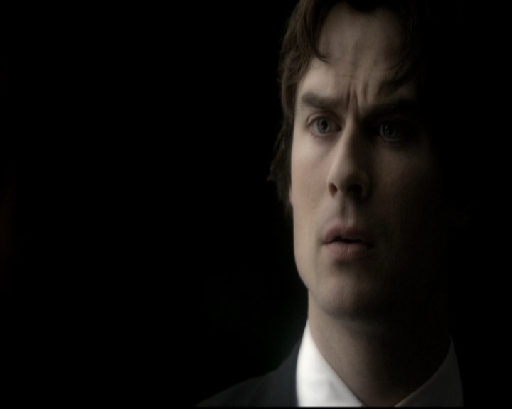 VampireDiariesWorld-dot-nl_6x22ImThinkingOfYouAllTheWhile2051.jpg